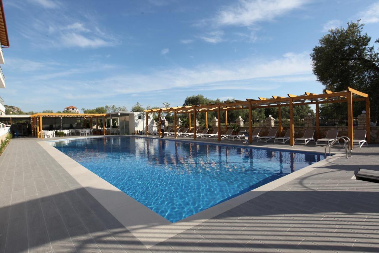 Hotel Riviera Borsh Exterior foto