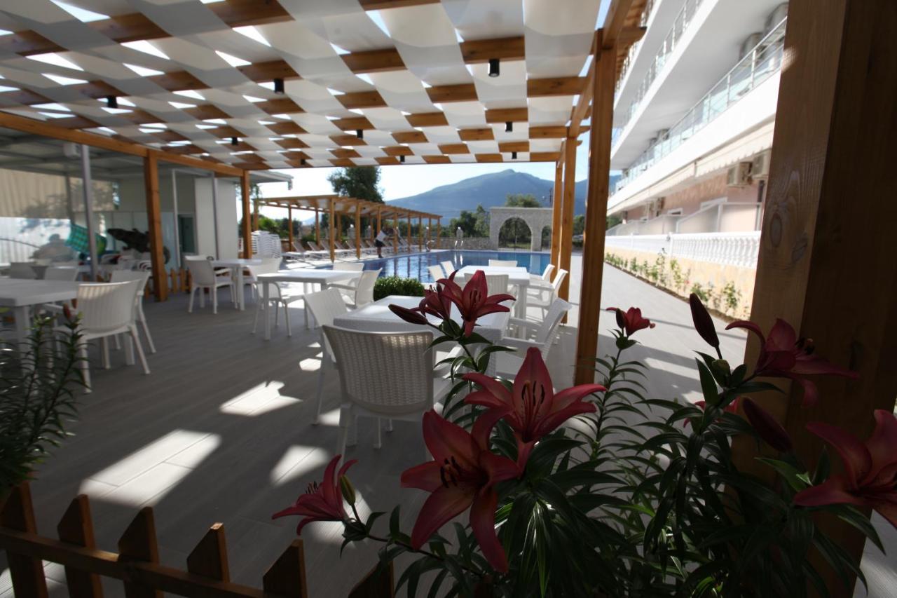 Hotel Riviera Borsh Exterior foto