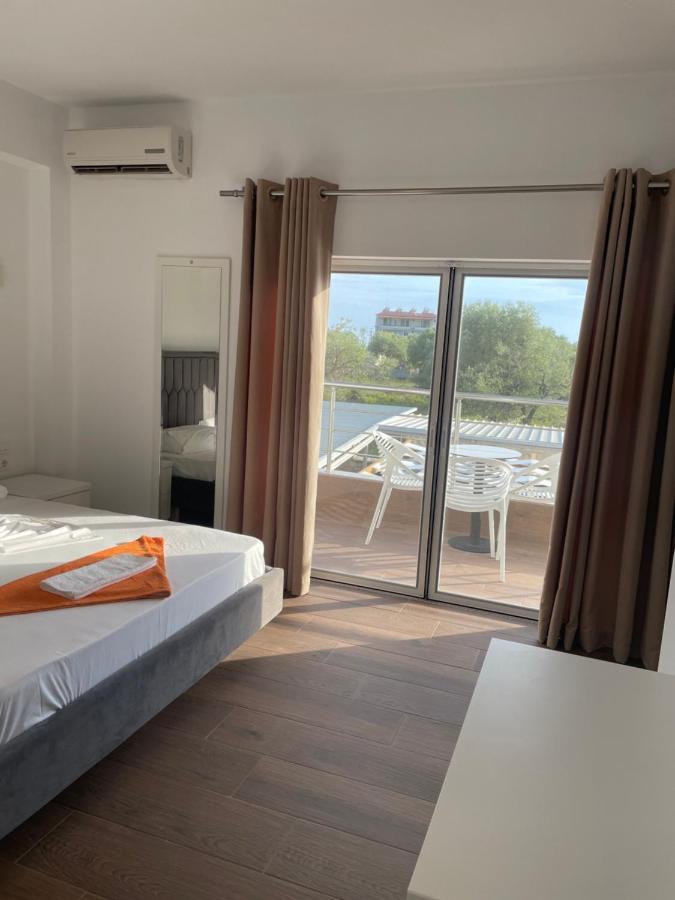 Hotel Riviera Borsh Exterior foto